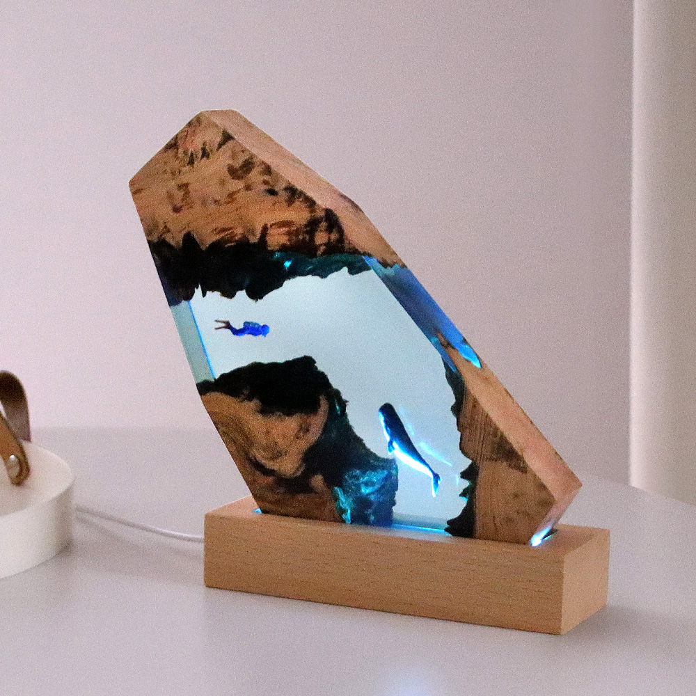 Resin Art Underwater - Dekorasi Meja Rumah Penyelam Paus di
